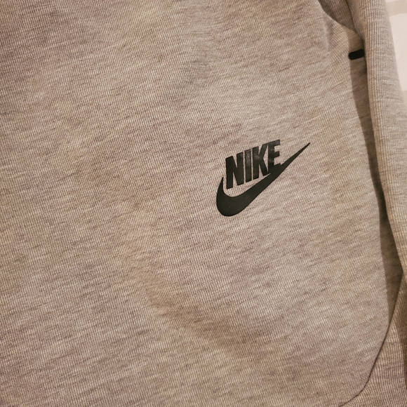 Nike Tech Fleece Joggers - Picture 6 of 10